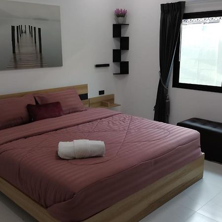 Private Pool Villa With Jacuzzi At Royal Park Village - Walk To The Beach - 6 People - Max 3 Males (Adults Only) Джомтьен Экстерьер фото