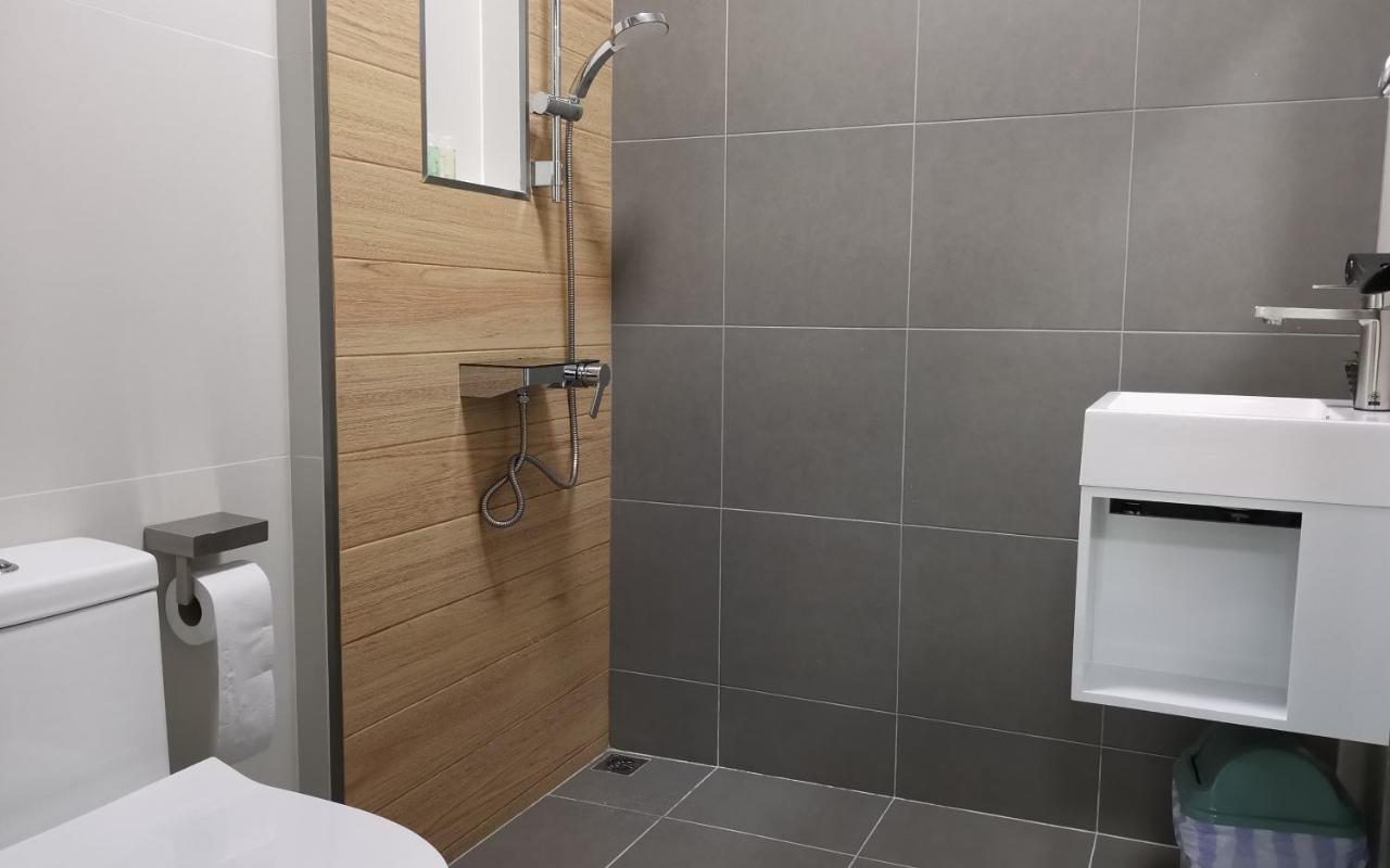 Private Pool Villa With Jacuzzi At Royal Park Village - Walk To The Beach - 6 People - Max 3 Males (Adults Only) Джомтьен Экстерьер фото